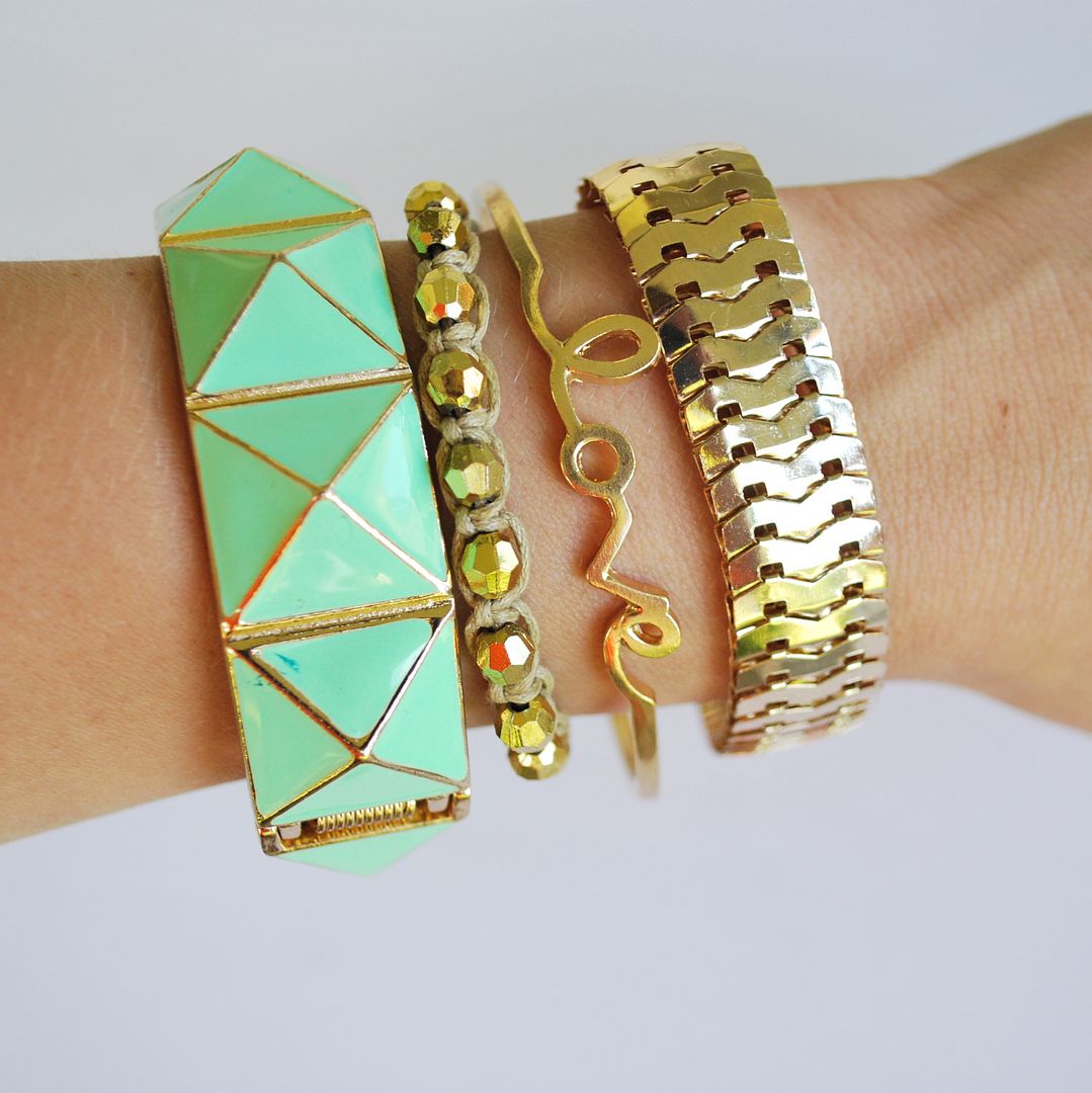 the diy beaded macrame bracelet